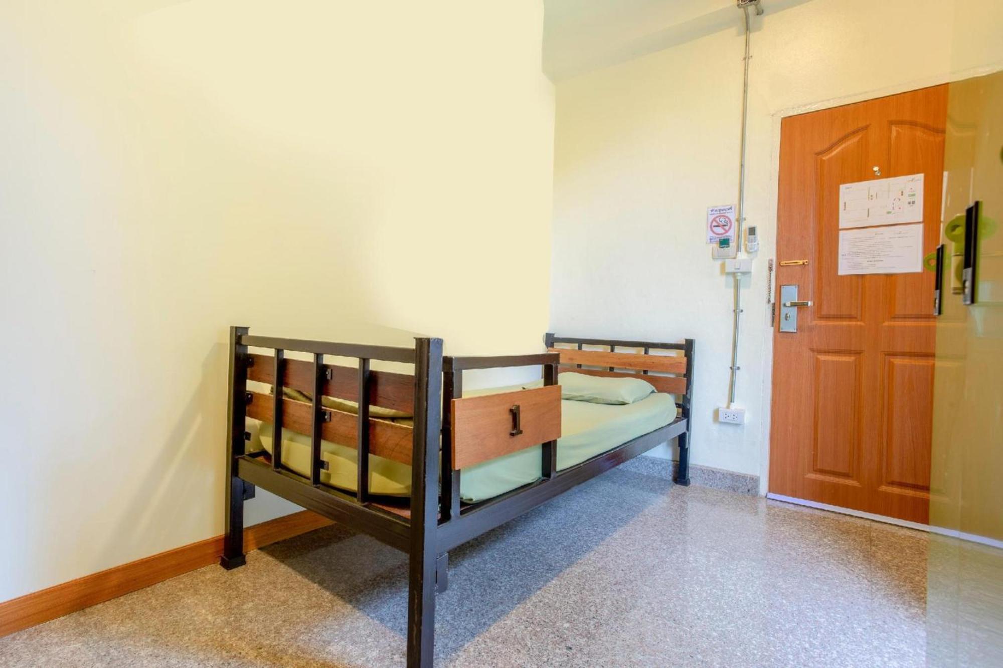 OYO 928 Leaf Hostel Chiang Mai Buitenkant foto